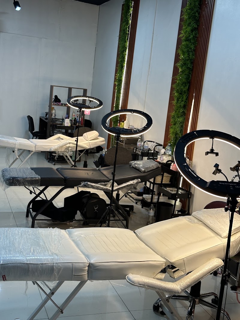 Salón de belleza y barbería studio Cejas unisex