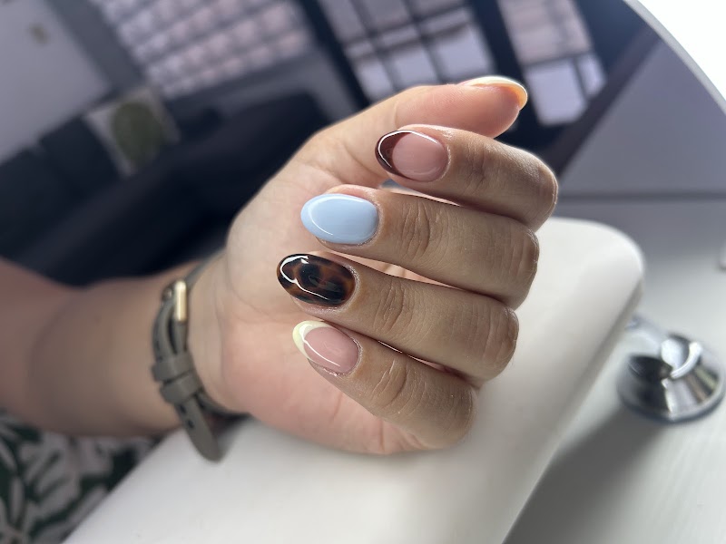 Gold Beauty Salon